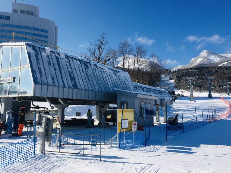 富良野スキー場リフト乗り場